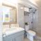 Stylish, Newly Renovated Studio Near Waikiki Beach!