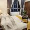 SKY COZY TROIKA RESIDENCE, 1 BEDROOM 4-6 PAX, 2 BEDROOMS 6-8 PAX, POOL VEW, SKY & CITY VIEW, Free Parking, Pool, Unlimited Wifi & Netflix