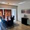 6 bdrm Villa and private Pool Gated Community 1 mile from Palm Beach