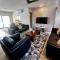 6 bdrm Villa and private Pool Gated Community 1 mile from Palm Beach