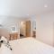 Stylish and modern city centre apartment with easy parking