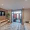 Stylish and modern city centre apartment with easy parking