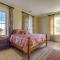 Elegant Paris Manor w/ Private Pool!