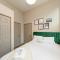 McCormick 2br/2ba Oasis with optional Parking, Patio, Gym for up to 6 guests - شيكاغو