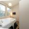 McCormick 2br/2ba Oasis with optional Parking, Patio, Gym for up to 6 guests - شيكاغو