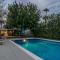 Vintage Charm w Modern Comforts Pool and Hot Tub - فينكس