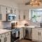 Stylish N Scottdsdale 4 bdrm With Sparkling Pool and Games Galore