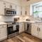 Stylish N Scottdsdale 4 bdrm With Sparkling Pool and Games Galore