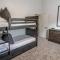Stylish N Scottdsdale 4 bdrm With Sparkling Pool and Games Galore