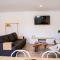 Central Studio + Close to the beaches + Wifi & Netflix