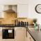 Central 4-bed House, 10 min Walk to Sights