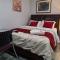LUXURY 2-BEDROOMS UNIT WITH WIFI, LDR & PARKING.