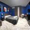 Blu room