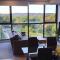 Lovely in Lyneham - 1bd 1bth Apt