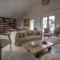 Beautiful villa 4BR with jacuzzi near the beach