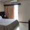 Studio pé na areia, vista, internet e ar - 马卡埃