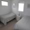 Ocean Front Duplex Sleeps 8 - بيتش هافن