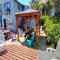 Quaint House Steps To The Beach With Great Backyard Space For Outside Dining - Surf City
