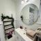 Beautiful 2BR apt in Beach community, Close to Train and hwys! ONLY 1 hr to NYC!