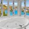Waterfront Beachside Apartment - Ocean View, Central location, Pool, Wifi, King bed, Deluxe Spa Ensuite