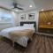 Modern Luxe Family & Groups Friendly Bungalow with Patio & Workspace