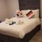 Mayfield Suites