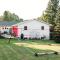 The Old Homestead - Gorgeous backyard right in The Heart of Picton