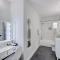 The Moose #5 - Modern Comfy Studio with King Bed, Free Parking & Fast WiFi - ممفيس