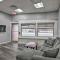 The Pad-Spacious King apartment on main level - Albert Lea