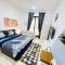 Private Room with Curtains in Marina & Blue water - Dubaj
