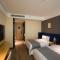 Lano Hotel Zhenjiang South High-speed Railway Station Baolong Plaza
