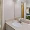 Super 8 by Wyndham Knoxville West/Farragut