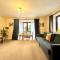 Super Apartment next to Bicester Village Sleeps 4 - 比斯特