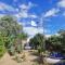 Sunny Family Residence with parking. Jacuzzi bath perfect for relaxing and unwinding - Kent