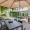 Villa Roxi, A Stylish 5BR Getaway with Pool in Coconut Grove