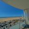 Appartement face mer (vue 180°) avec balcon