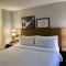 Staybridge Suites Milwaukee West-Oconomowoc by IHG - Oconomowoc