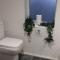 Three Bed House with free on-site parking Sleeps 5 - Warrington