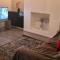 Cosy 2 Bedroom End Terrace House - Leigh