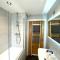 RNM - Business Professionals Stay, Walsall City Centre, 2 Bedroom with ensuite and bathroom, Entire Place, Kitchen & Washroom with amenities, Smart Tv, Easy Access, Fast WiFi, Parking Nearby, Great transport links