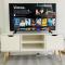 Home in Farnborough with Free Parking, Wifi & Netflix