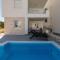 Dolphin view with a pool by the beach - Mandre