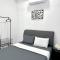 Georgetown Modern Stylish Urban 3BR, InfinityPool with Seaview, 3 Queen bed