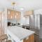 NEWLY Remodeled Upscale Design Central Waikiki