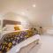 Dedham Vale Cottage with Swimming Pool - Yew Tree Barn