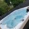 Riverside View - Large, modern 4 bedroom house with hot tub - 伍勒