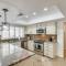 Pool and Putting Green Central Scottsdale Home!