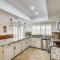 Pool and Putting Green Central Scottsdale Home!
