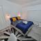 Modern 3 bedroom house, 3 Bathroom, secure parking, Wi-Fi & Garden