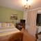 Double bedroom with view to the garden - 牛津
